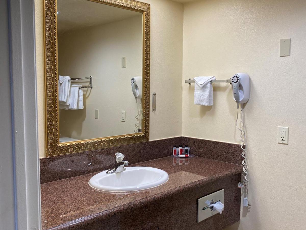 Travelodge By Wyndham Chatsworth Los Angeles Zewnętrze zdjęcie
