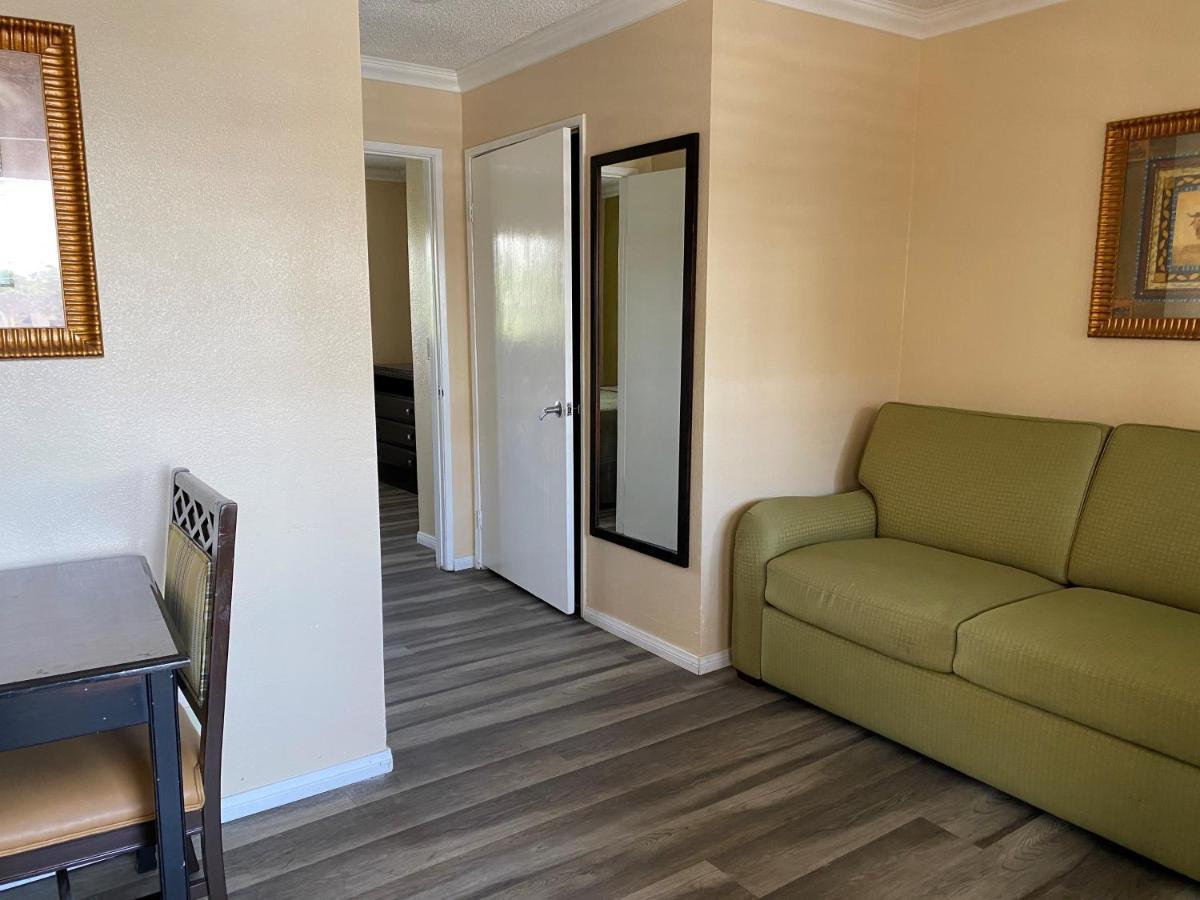 Travelodge By Wyndham Chatsworth Los Angeles Zewnętrze zdjęcie