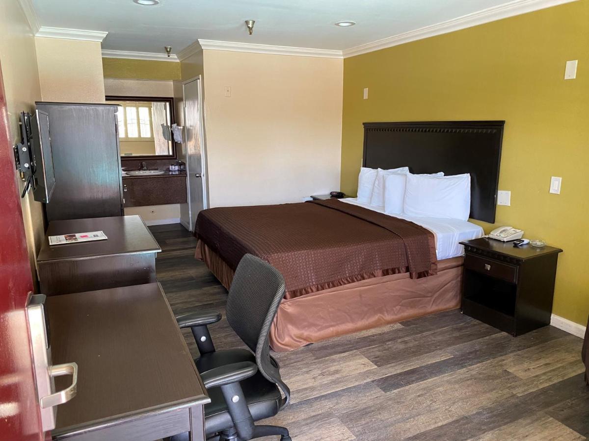 Travelodge By Wyndham Chatsworth Los Angeles Zewnętrze zdjęcie
